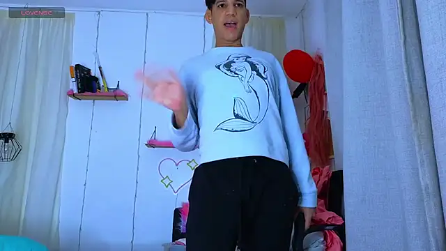 Snapshot of Ariel_Femboy_ chatting on 9, 3, 2026 Ariel Femboy online show from 9, 3, 2026