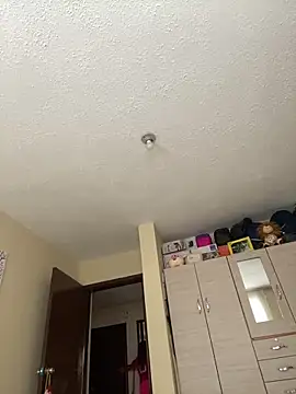 Vaiolet a online show from 7, 1, 2025