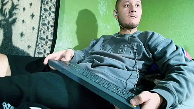 sweet cock28 online show from 24, 12, 2024