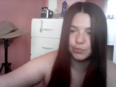 Snapshot of Oxitocina2000 chatting on 18, 11, 2025 Oxitocina2000 online show from 18, 11, 2025