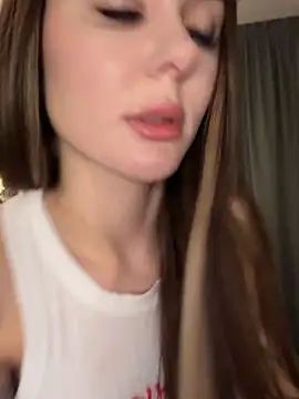 Snapshot of Alina_Vibe_Me chatting on 1, 3, 2026 Alina Vibe Me online show from 1, 3, 2026