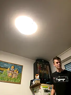 Snapshot of Toyjungee chatting on 8, 10, 2025 Toyjungee online show from 8, 10, 2025