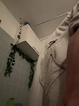 Snapshot of Toyjungee chatting on 9, 10, 2025 Toyjungee online show from 9, 10, 2025