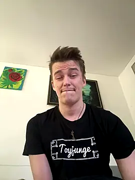 Snapshot of Toyjungee chatting on 5, 11, 2025 Toyjungee online show from 5, 11, 2025