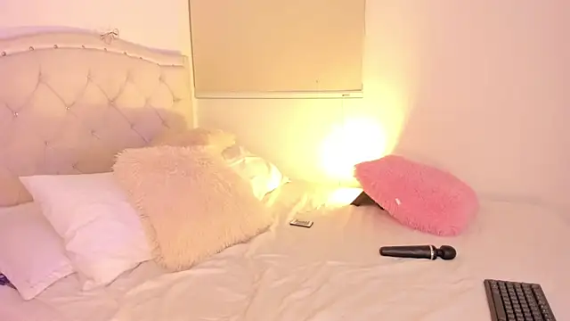 Zamblissett online show from 8, 2, 2026