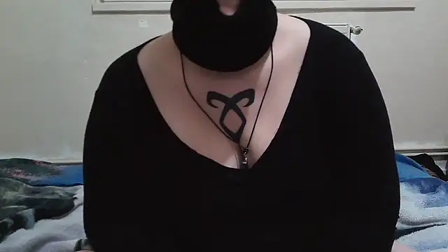 Snapshot of Lolabeluccia_xh_ chatting on 17, 11, 2025 Lolabeluccia xh online show from 17, 11, 2025