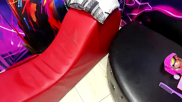 hot-threesome online show from 27, 11, 2025