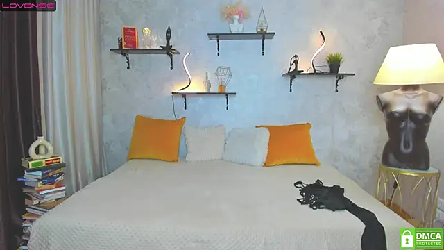 StripBianka online show from 9, 3, 2025