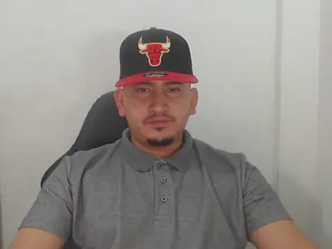 Snapshot of myke_andrade chatting on 8, 11, 2025 myke andrade online show from 8, 11, 2025