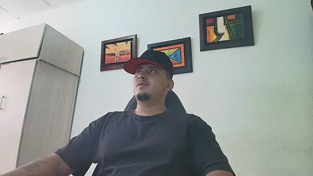 Snapshot of myke_andrade chatting on 18, 11, 2025 myke andrade online show from 18, 11, 2025