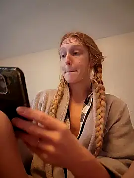 GoldenFlameGoddess online show from 5, 2, 2025