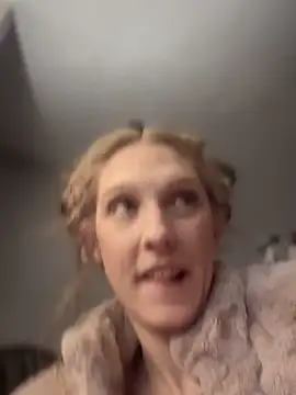 GoldenFlameGoddess online show from 22, 2, 2025