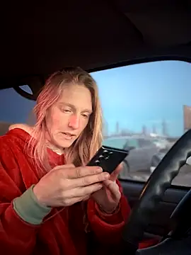 GoldenFlameGoddess online show from 1, 12, 2025