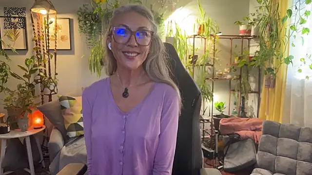 sunniedayz  online show from 23, 9, 2025