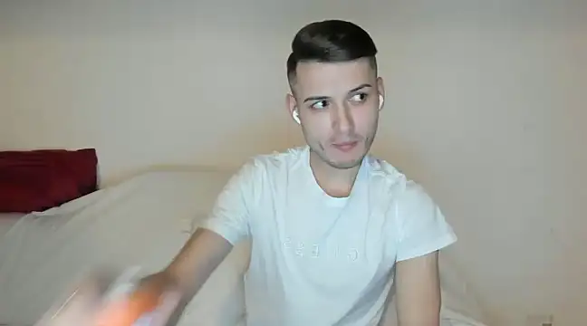 Snapshot of andboyfor6 chatting on 4, 12, 2024 andboyfor6 online show from 4, 12, 2024