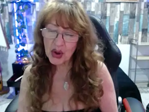 Snapshot of KarimaSarabe chatting on 4, 12, 2024 KarimaSarabe online show from 4, 12, 2024