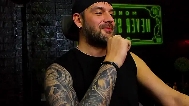 Snapshot of LexXHardy chatting on 15, 12, 2025 LexXHardy online show from 15, 12, 2025