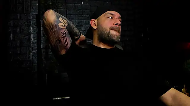 Snapshot of LexXHardy chatting on 22, 12, 2025 LexXHardy online show from 22, 12, 2025