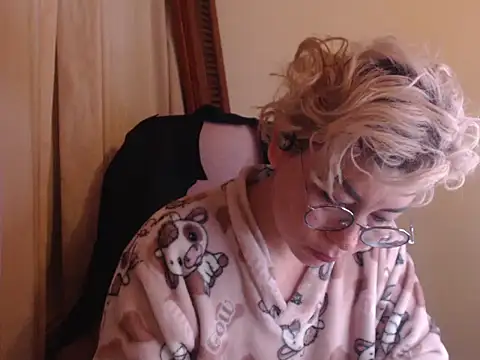 Snapshot of diane_fergusson chatting on 21, 3, 2026 diane fergusson online show from 21, 3, 2026