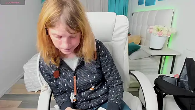 Kathlyn  Heath online show from 2, 11, 2025