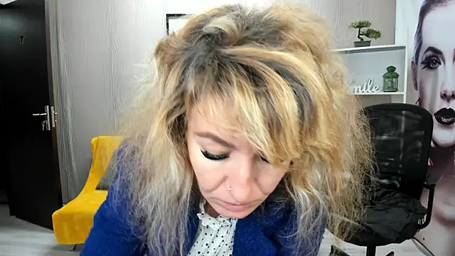 Cassandra Hotty online show from 22, 10, 2025