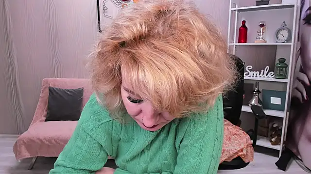 Cassandra Hotty online show from 7, 1, 2026