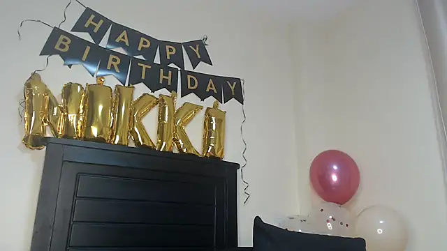 NIKKIE LOVE online show from 20, 1, 2025