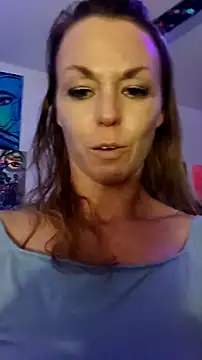 Snapshot of cammyquart chatting on 30, 11, 2025 cammyquart online show from 30, 11, 2025