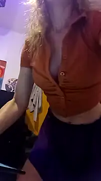 Snapshot of cammyquart chatting on 30, 11, 2025 cammyquart online show from 30, 11, 2025