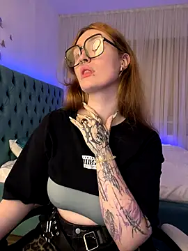  Chlo  e online show from 11, 10, 2025