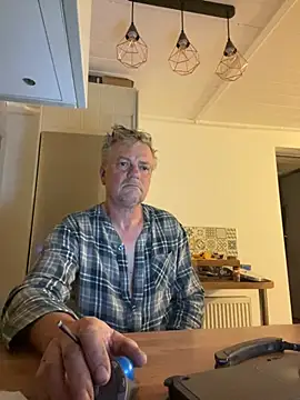 Snapshot of RealFuckHunter chatting on 19, 12, 2024 RealFuckHunter online show from 19, 12, 2024