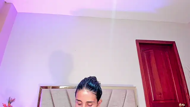 Nina Cavaali online show from 20, 10, 2025