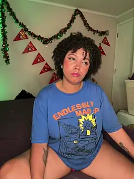 Snapshot of michell_bling1 chatting on 3, 1, 2025 michell bling1 online show from 3, 1, 2025