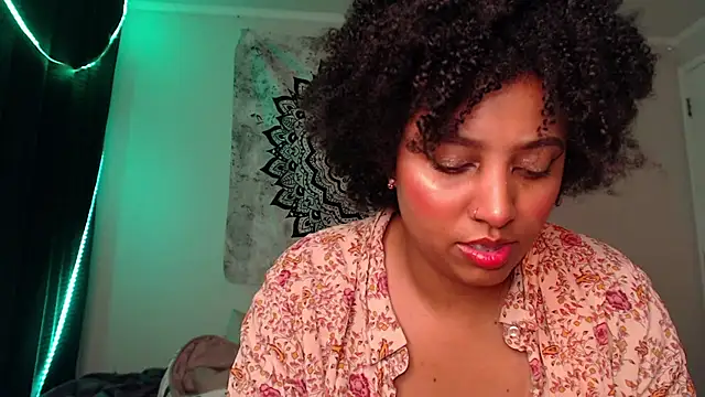 Snapshot of michell_bling1 chatting on 10, 1, 2025 michell bling1 online show from 10, 1, 2025