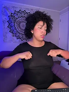 Snapshot of michell_bling1 chatting on 20, 1, 2025 michell bling1 online show from 20, 1, 2025