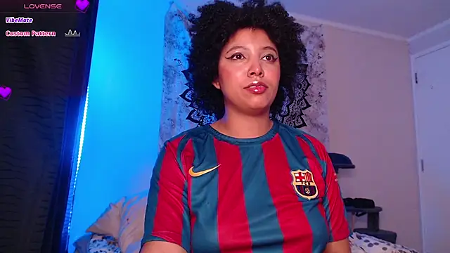 Snapshot of michell_bling1 chatting on 19, 2, 2025 michell bling1 online show from 19, 2, 2025