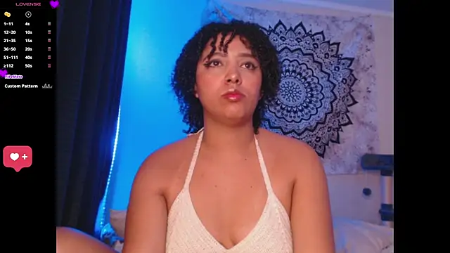 Snapshot of michell_bling1 chatting on 1, 3, 2025 michell bling1 online show from 1, 3, 2025