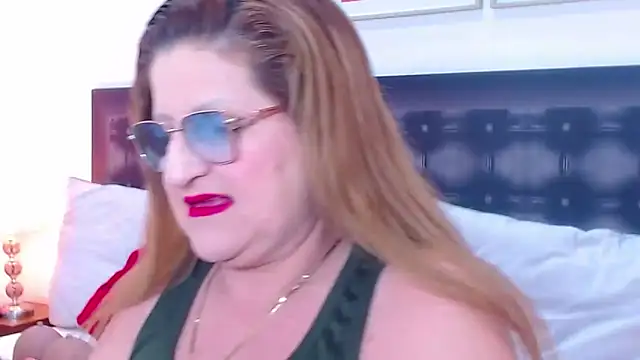 Snapshot of sandra_20 chatting on 20, 10, 2025 sandra 20 online show from 20, 10, 2025