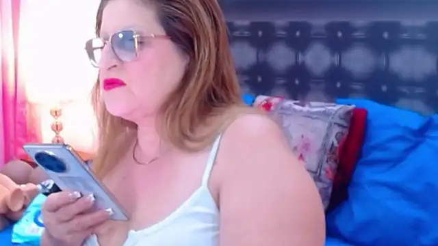 Snapshot of sandra_20 chatting on 18, 11, 2025 sandra 20 online show from 18, 11, 2025