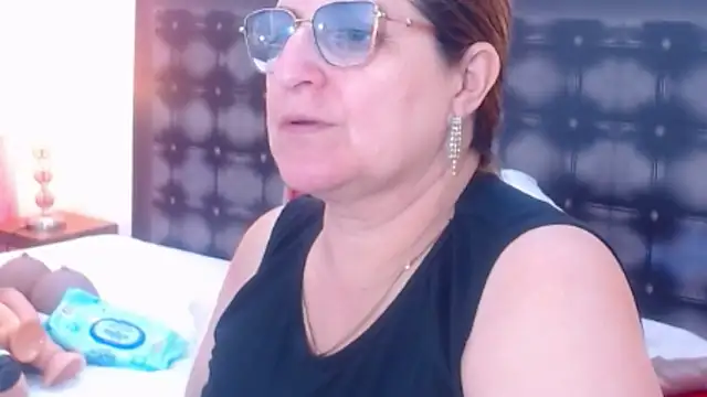 Snapshot of sandra_20 chatting on 19, 11, 2025 sandra 20 online show from 19, 11, 2025