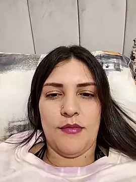 Mia Hampton online show from 9, 1, 2026