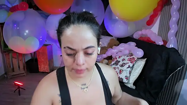 Cuttiealice online show from 15, 1, 2025