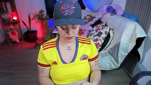 Cuttiealice online show from 17, 1, 2025