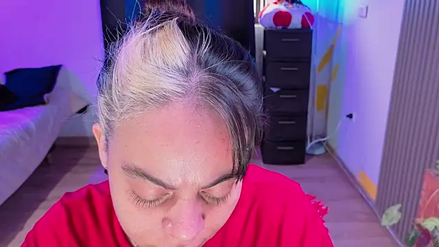 Cuttiealice online show from 14, 11, 2025