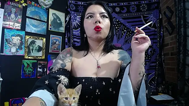 Yourmadame P online show from 28, 11, 2025