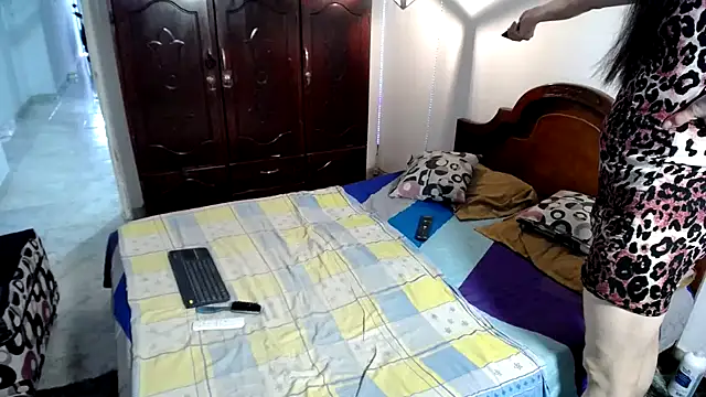 Snapshot of ivonne__hott1 chatting on 1, 3, 2025 ivonne hott1 online show from 1, 3, 2025