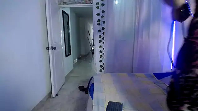 Snapshot of ivonne__hott1 chatting on 26, 9, 2025 ivonne hott1 online show from 26, 9, 2025