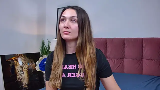 NicolLopeze online show from 5, 3, 2025