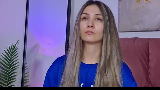 NicolLopeze online show from 26, 11, 2025