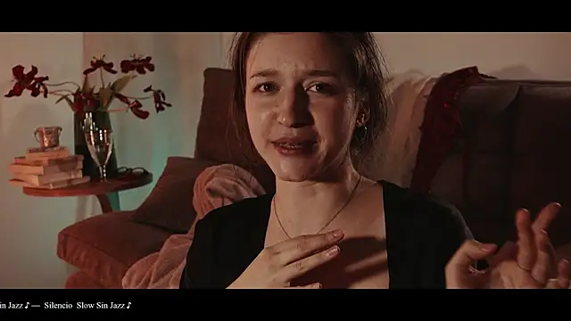 Snapshot of WebCora chatting on 8, 3, 2025 WebCora online show from 8, 3, 2025